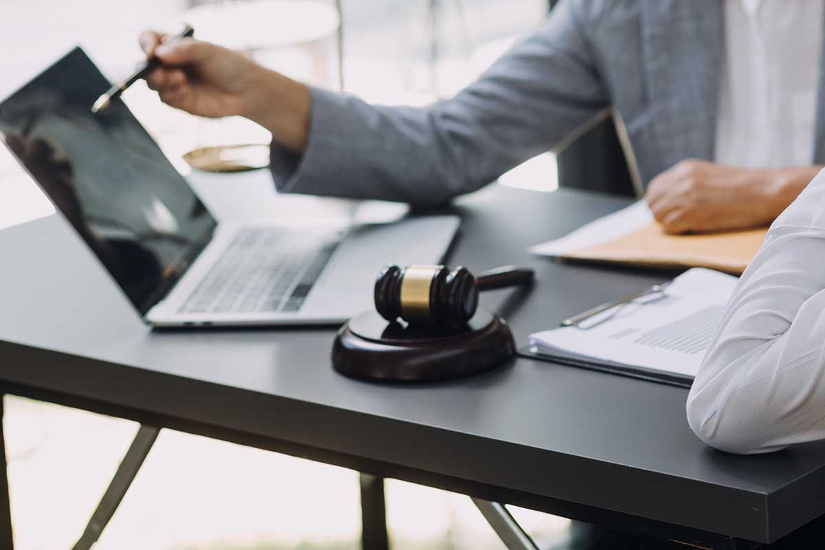 dealing with personal injury lawsuit