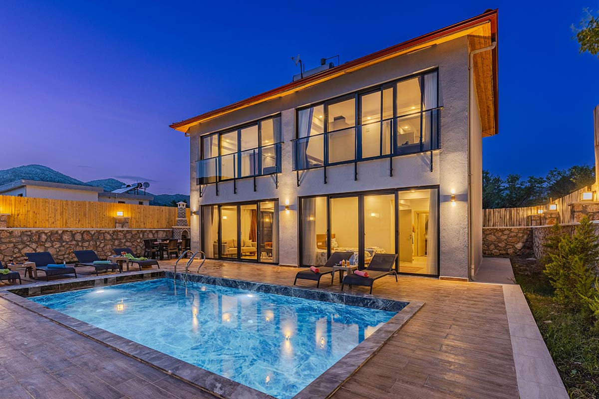 Permanent Outdoor Lighting for Pools,