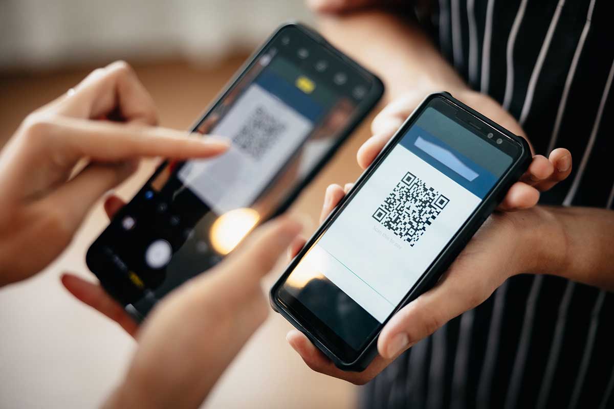 How to Collect Photos From Guests Without the Chaos