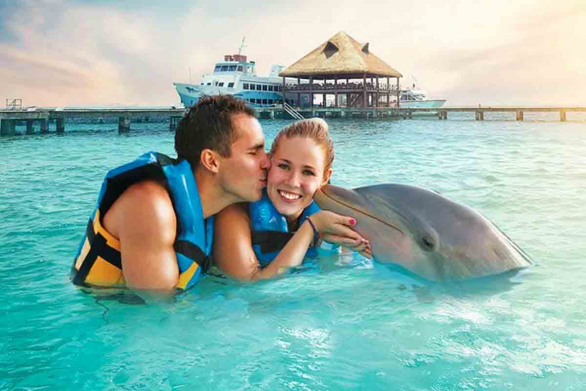 Swim With Dolphins in Isla Mujeres