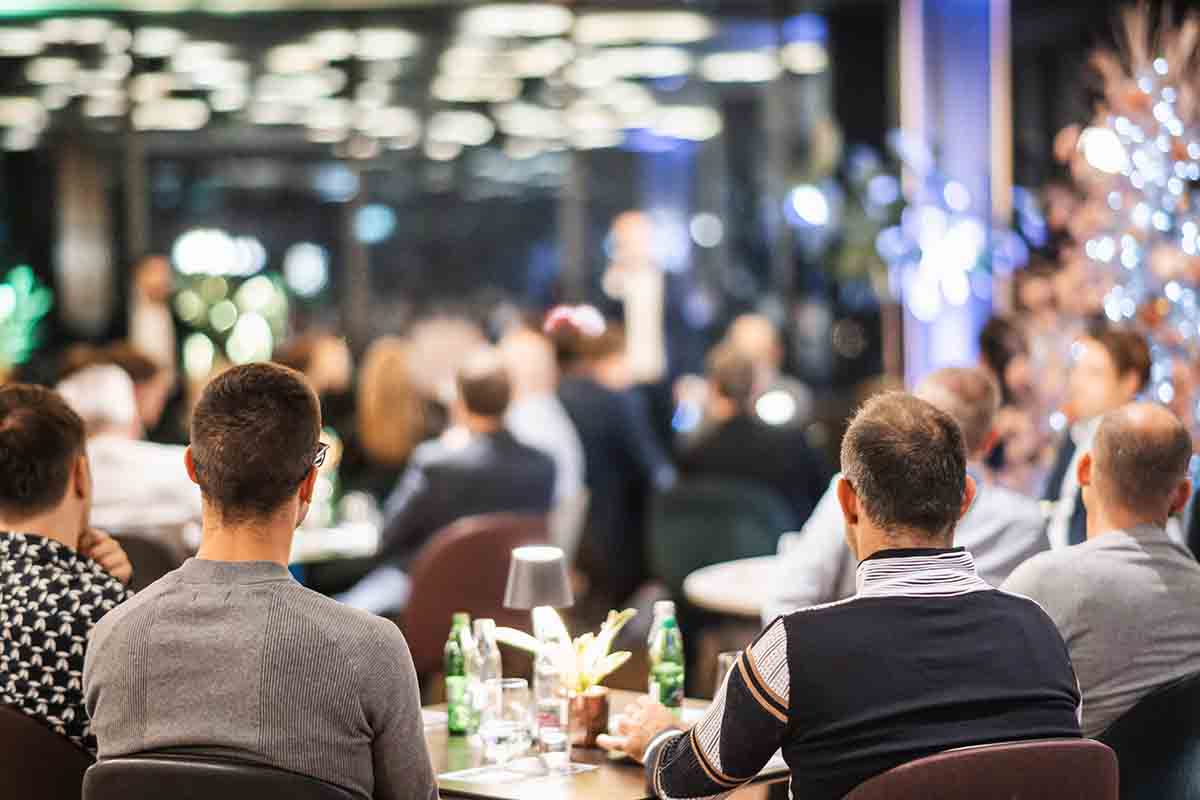Why Glassware Hire Makes Corporate Events