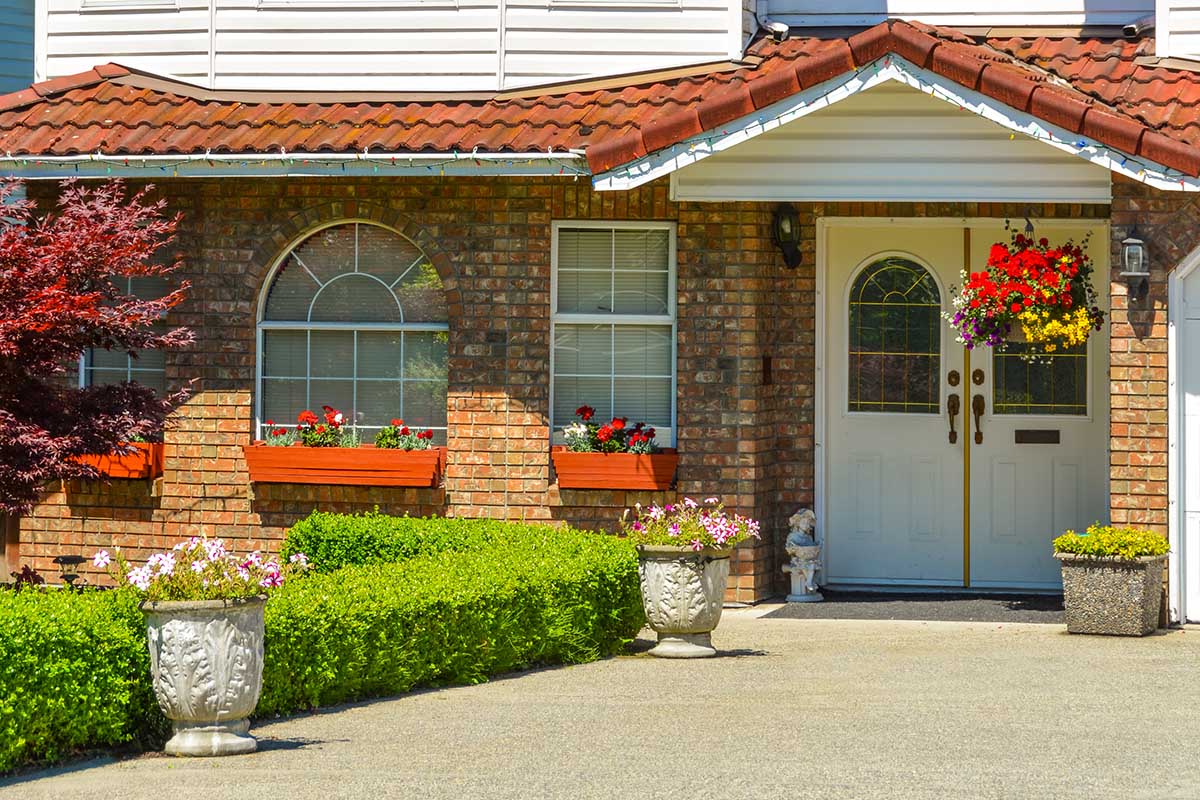 easy curb appeal ideas for homes in hot and humid climates