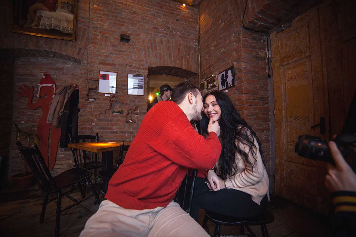 escape room date night