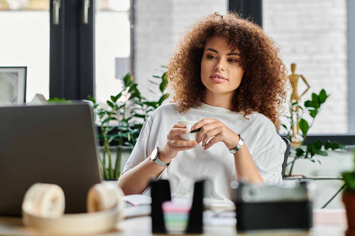 How to Start a Cosmetics Brand