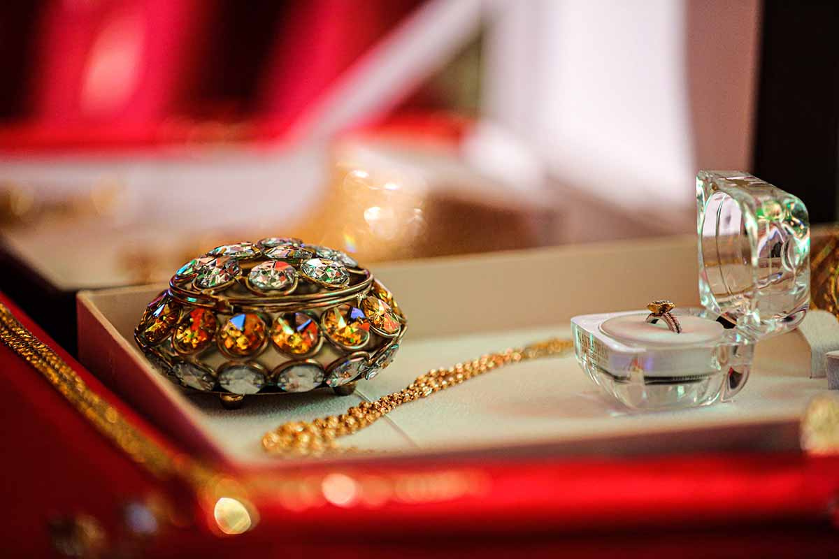 Study the History of Jewelry